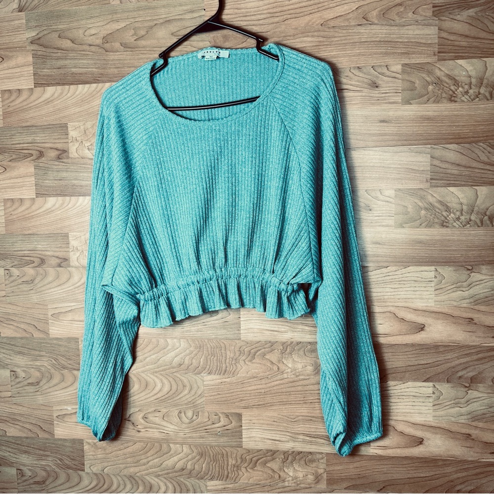 FAV LUX Fashion Medium Crewneck Cropped Ribbed Lightweight Sweater Olive Green